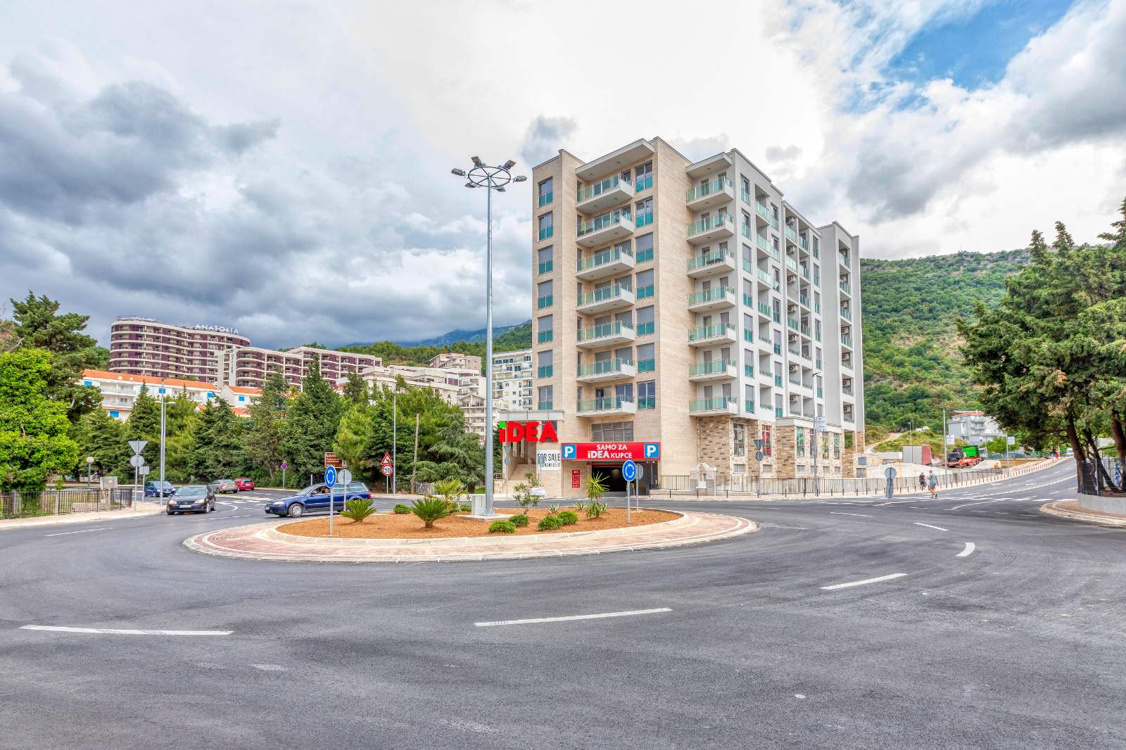 Dvosoban apartman sa pogledom na more, na 200m od plaže u zgradi Supermarketa IDEA (Becici) - Amfora Real Estate