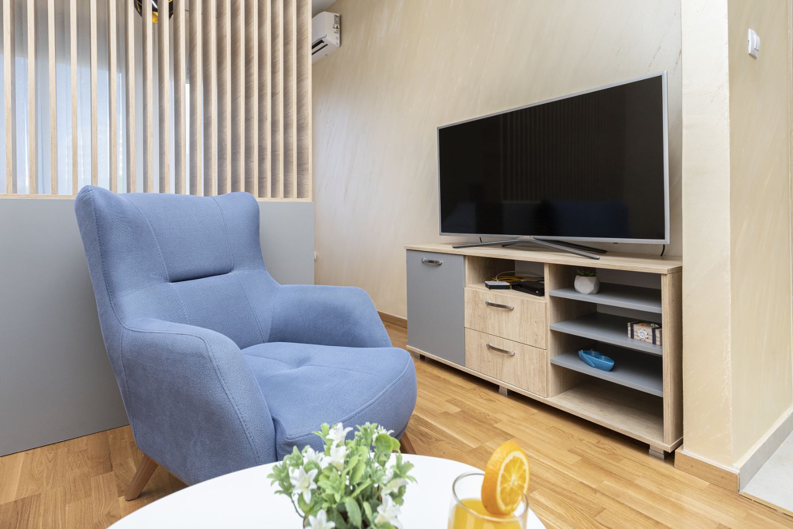 Dvosoban apartman sa pogledom na more, na 200m od plaže u zgradi Supermarketa IDEA (Becici) - Amfora Real Estate