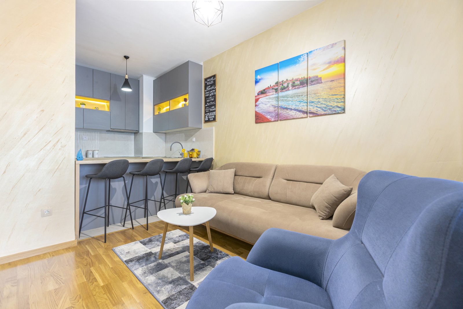 Dvosoban apartman sa pogledom na more, na 200m od plaže u zgradi Supermarketa IDEA (Becici) - Amfora Real Estate