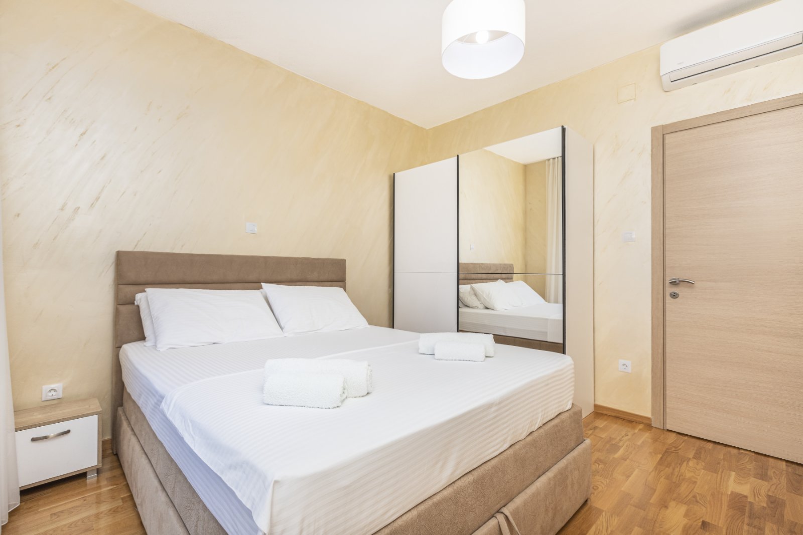 Dvosoban apartman sa pogledom na more, na 200m od plaže u zgradi Supermarketa IDEA (Becici) - Amfora Real Estate