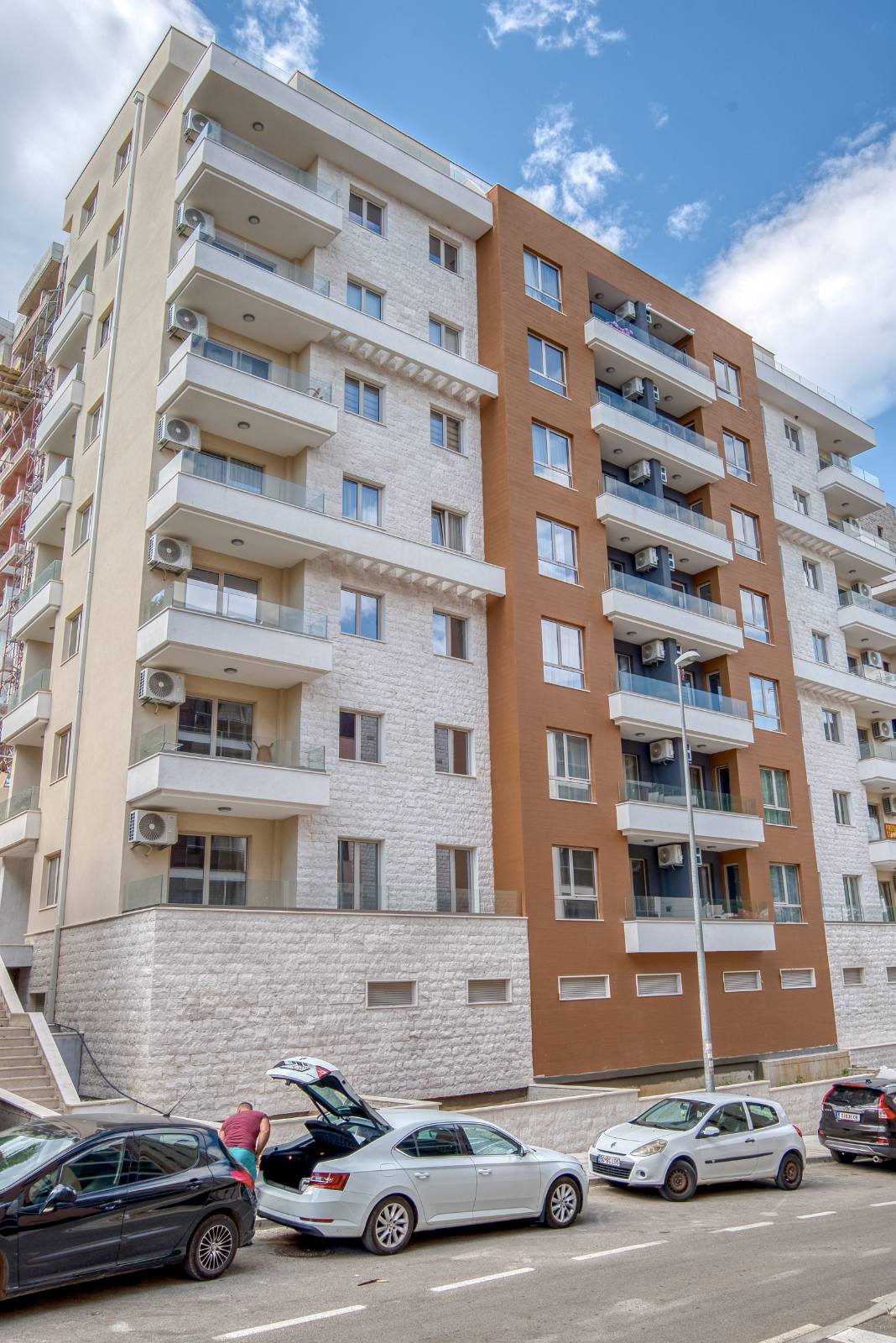 Moderno opremljen studio apartman u Becicima (Na duzi period) - Amfora Real Estate