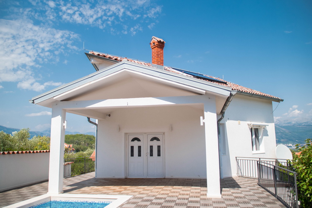 amforaproperty.com/Dve prelepe kuće sa bazenom,Lustica (Tivat)