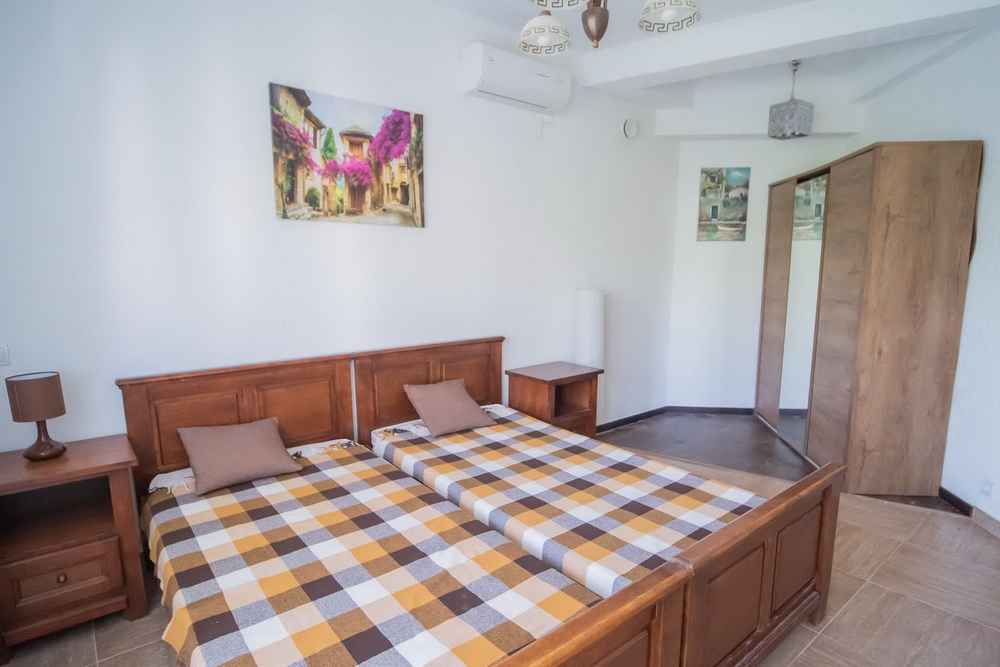 amforaproperty.com/Dve prelepe kuće sa bazenom,Lustica (Tivat)