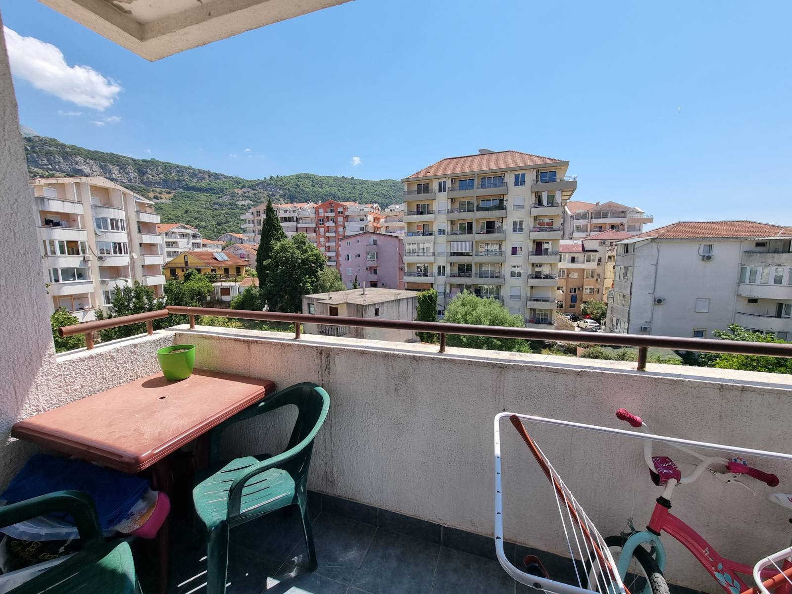 amforaproperty.com/Jednosoban stan 43m2 u blizini nove škole i restorana Parma u Budvi