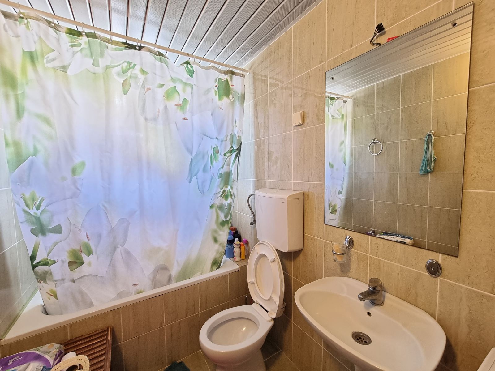 amforaproperty.com/Jednosoban stan 43m2 u blizini nove škole i restorana Parma u Budvi