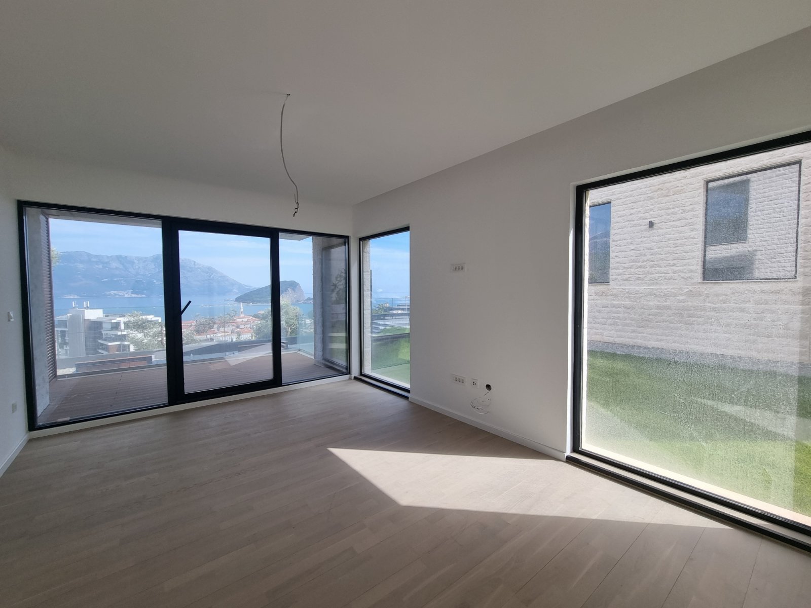 amforaproperty.com/COMO Residence- Nov luksuzan jednosoban stan 63,22m2 sa pogledom na more i bazenom  ! centar Budva!
