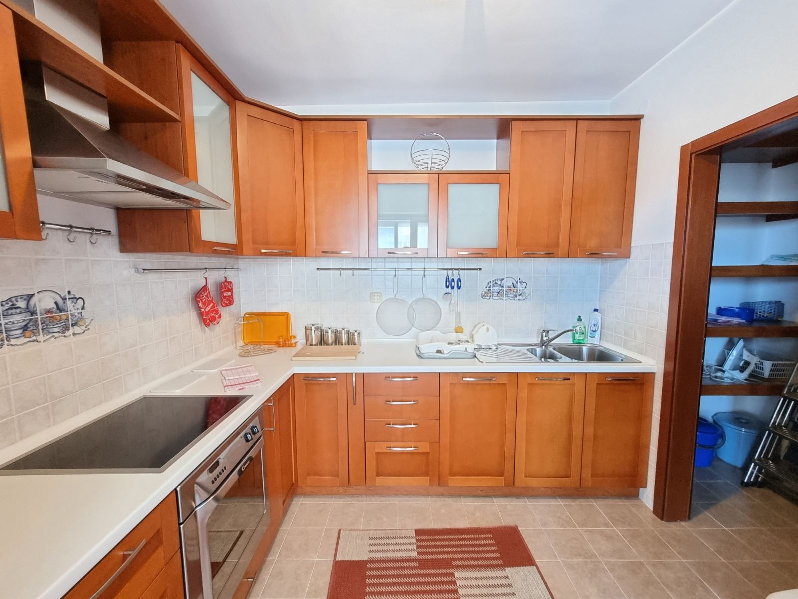 amforaproperty.com/Dvosoban stan na odličnoj lokaciji u Budvi.(Na duzi period)