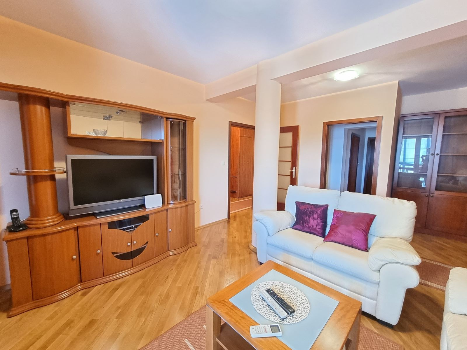 amforaproperty.com/Dvosoban stan na odličnoj lokaciji u Budvi.(Na duzi period)