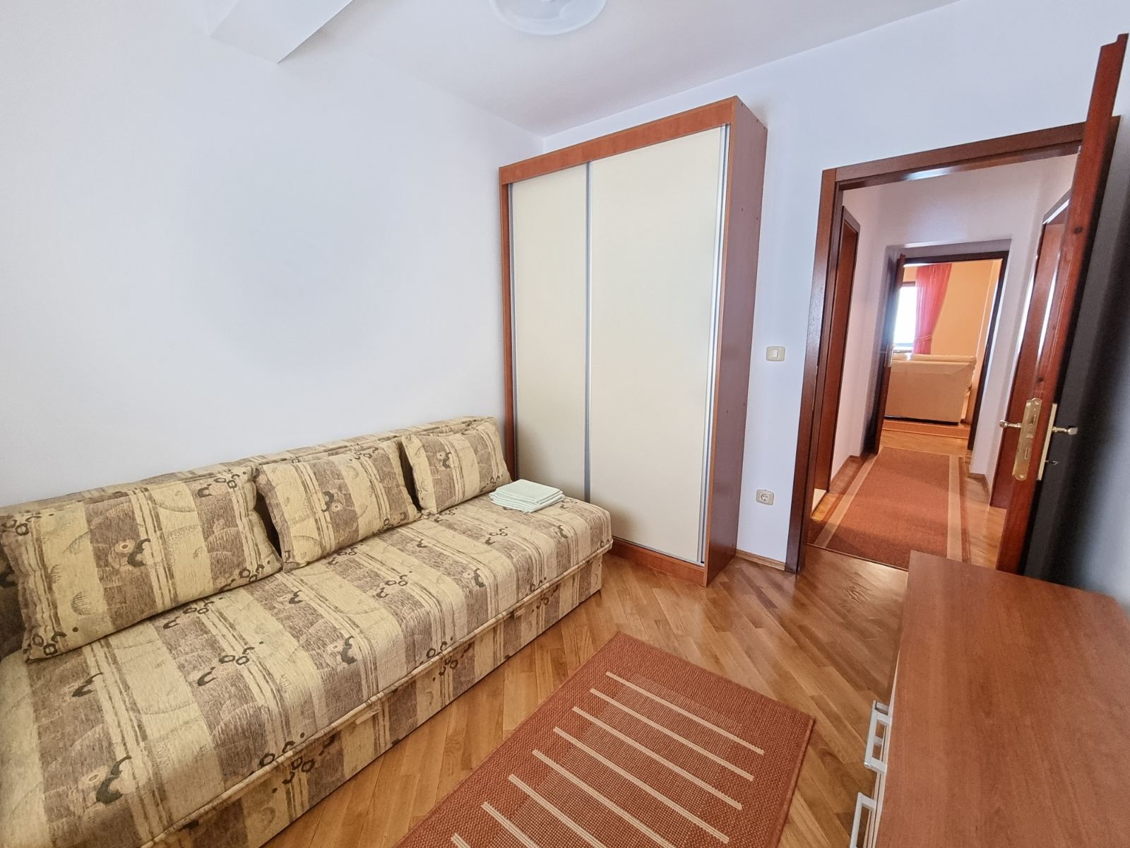 amforaproperty.com/Dvosoban stan na odličnoj lokaciji u Budvi.(Na duzi period)