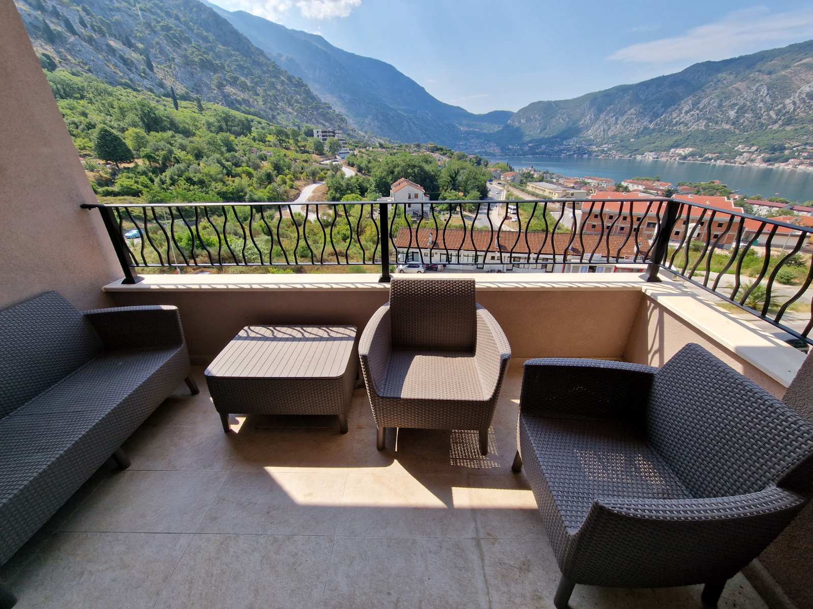 amforaproperty.com/Luksuzan jednosoban stan sa prelepim pogledom na more i zaliv,Kotor-Dobrota.