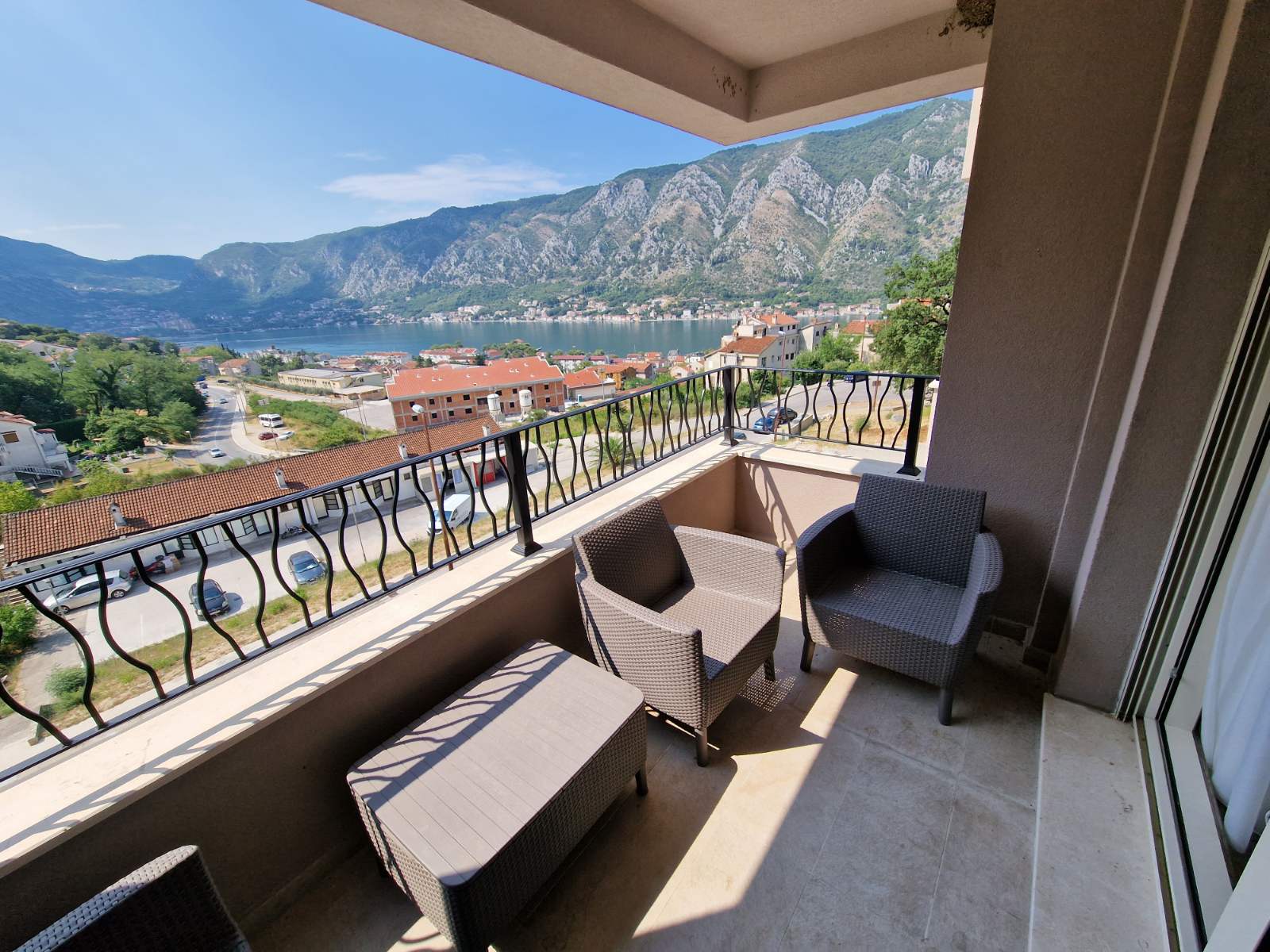 amforaproperty.com/Luksuzan jednosoban stan sa prelepim pogledom na more i zaliv,Kotor-Dobrota.