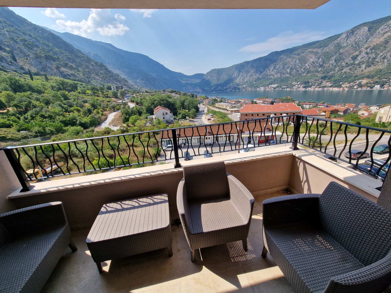 amforaproperty.com/Luksuzan jednosoban stan sa prelepim pogledom na more i zaliv,Kotor-Dobrota.