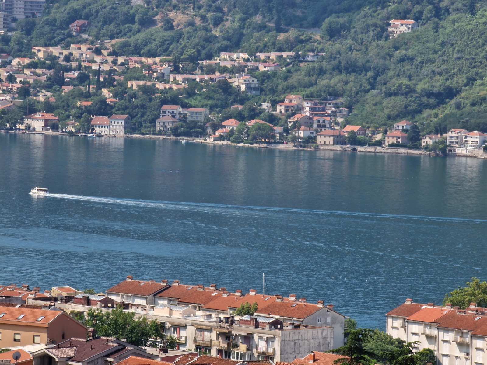 amforaproperty.com/Luksuzan jednosoban stan 50m2 sa prelepim pogledom na more i zaliv,Kotor-Dobrota.