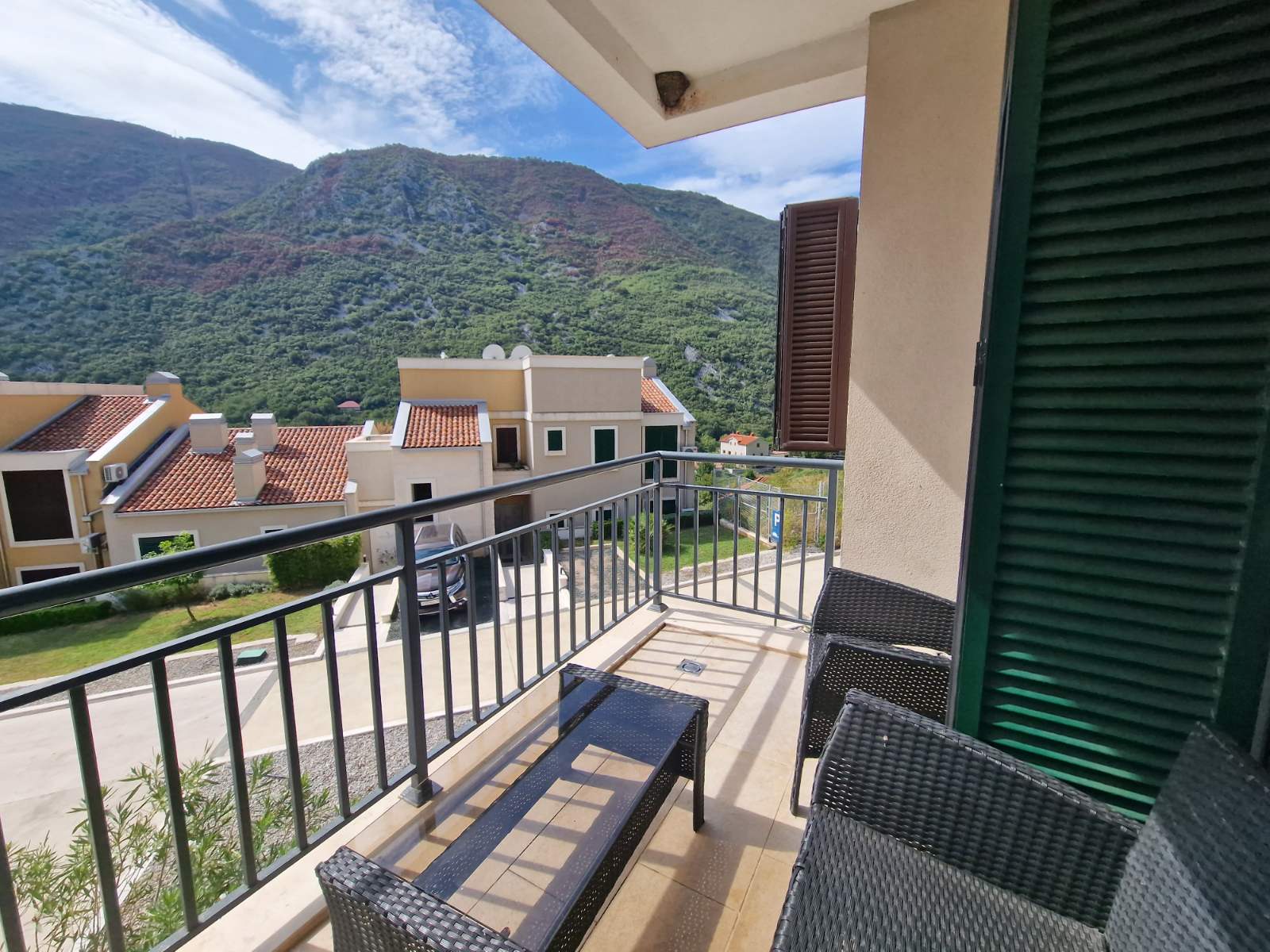 amforaproperty.com/Dvosoban stan sa pogledom na more, površine 83m2, u ekskluzivnom  kompleksu Lavender Bay, Kotor(Morinje)