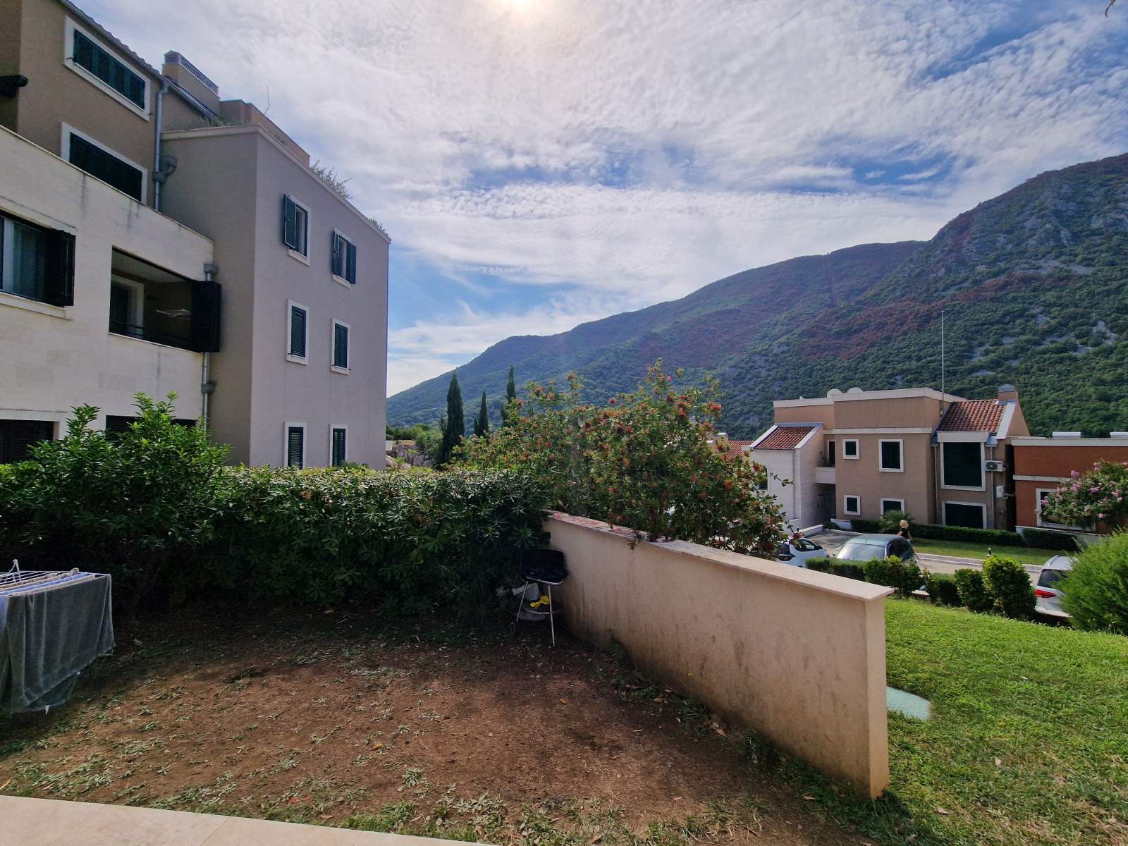 amforaproperty.com/Dvosoban stan sa pogledom na more, površine 83m2, u ekskluzivnom  kompleksu Lavender Bay, Kotor(Morinje)