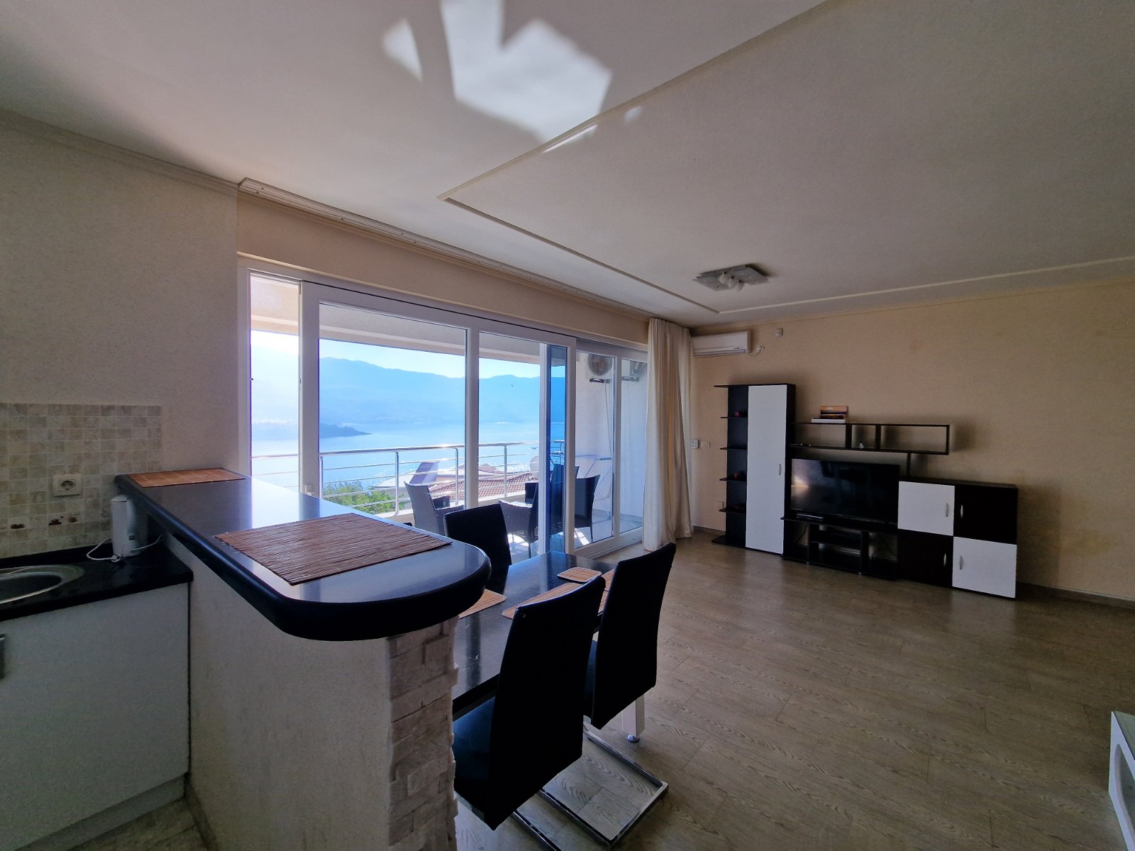 amforaproperty.com/Jednosoban stan 69m2 sa panoramskim pogledom na more i grad,Vidikovac-Budva.