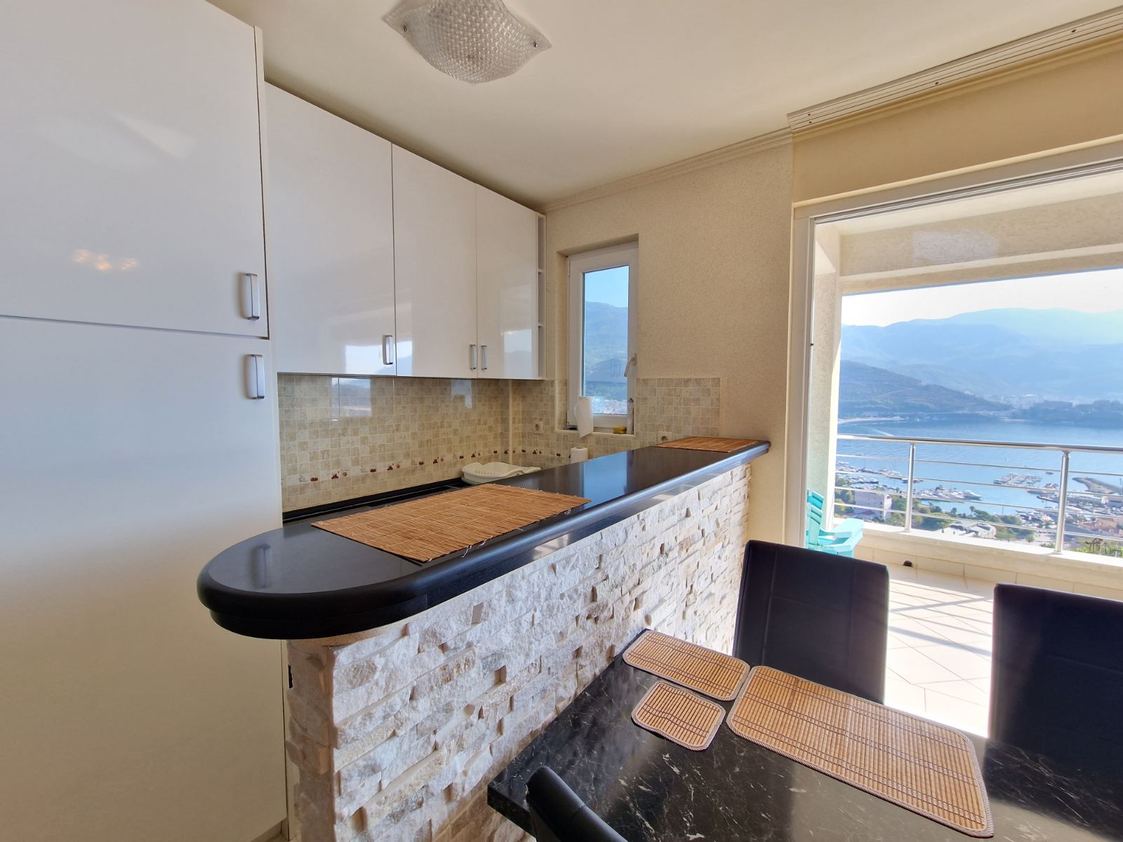 amforaproperty.com/Jednosoban stan 69m2 sa panoramskim pogledom na more i grad,Vidikovac-Budva.