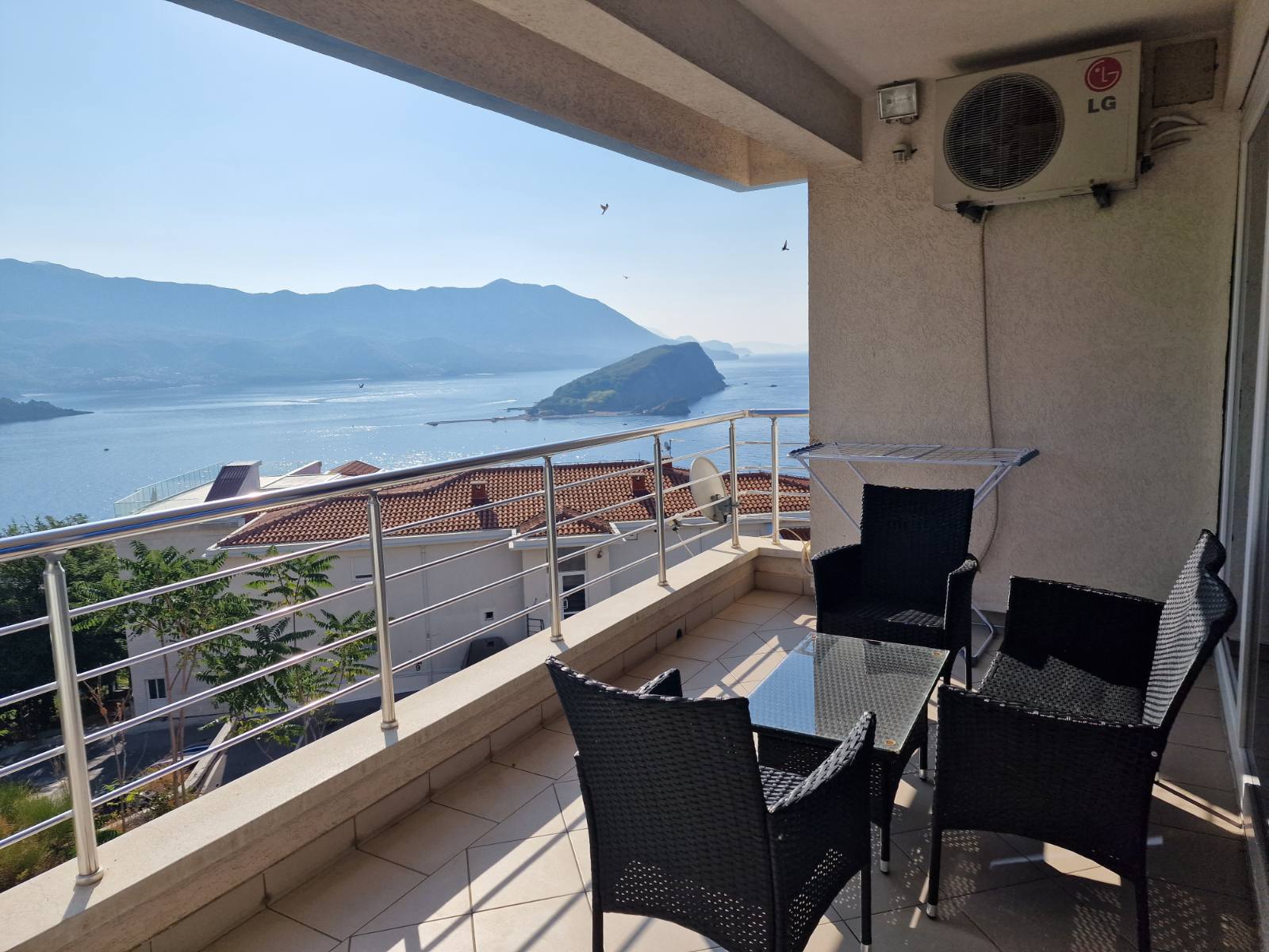 amforaproperty.com/Jednosoban stan 69m2 sa panoramskim pogledom na more i grad,Vidikovac-Budva.