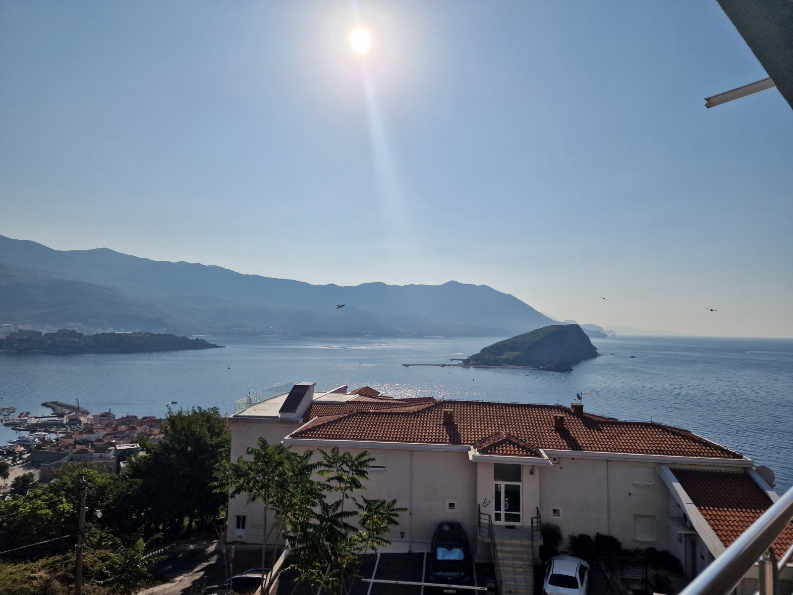 amforaproperty.com/Jednosoban stan 69m2 sa panoramskim pogledom na more i grad,Vidikovac-Budva.