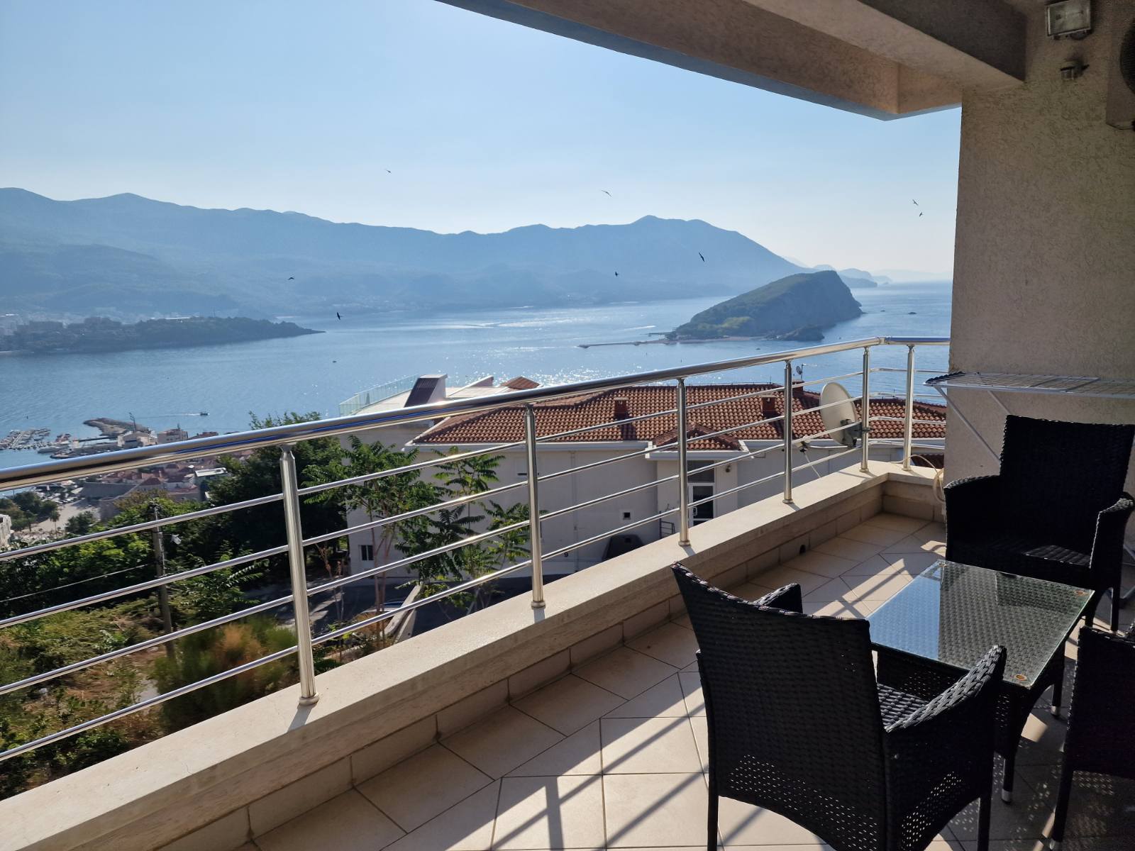 amforaproperty.com/Jednosoban stan 69m2 sa panoramskim pogledom na more i grad,Vidikovac-Budva.