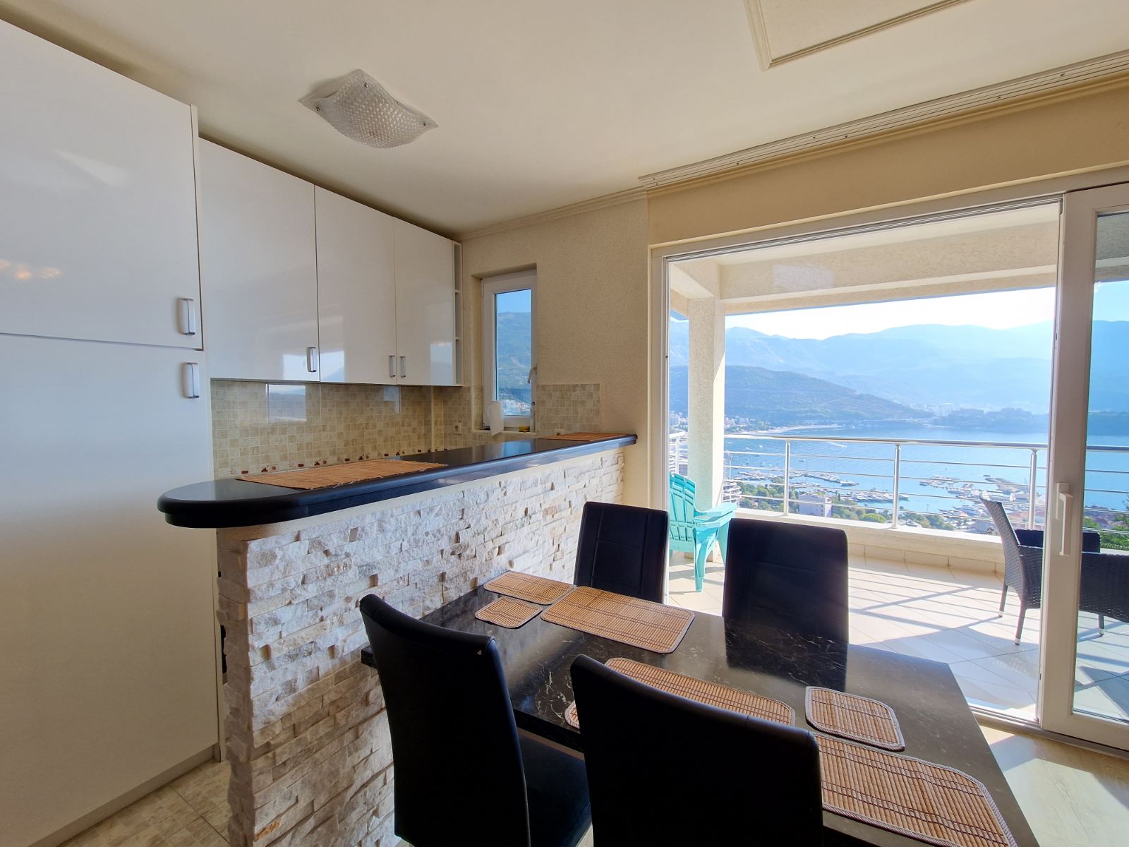 amforaproperty.com/Jednosoban stan 69m2 sa panoramskim pogledom na more i grad,Vidikovac-Budva.