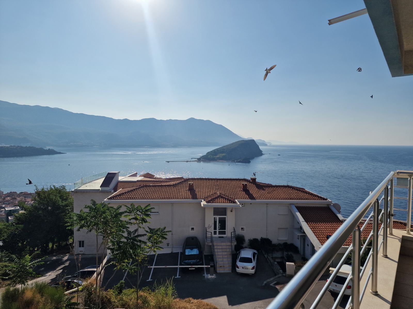 amforaproperty.com/Jednosoban stan 69m2 sa panoramskim pogledom na more i grad,Vidikovac-Budva.