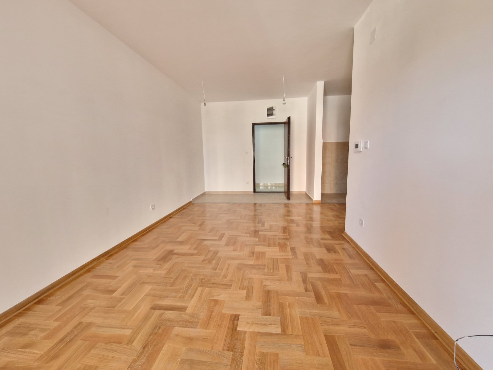 amforaproperty.com/Nov dvosoban stan 64m2 sa pogledom na grad,u Budvi kod autobuske stanice (CENTAR) 