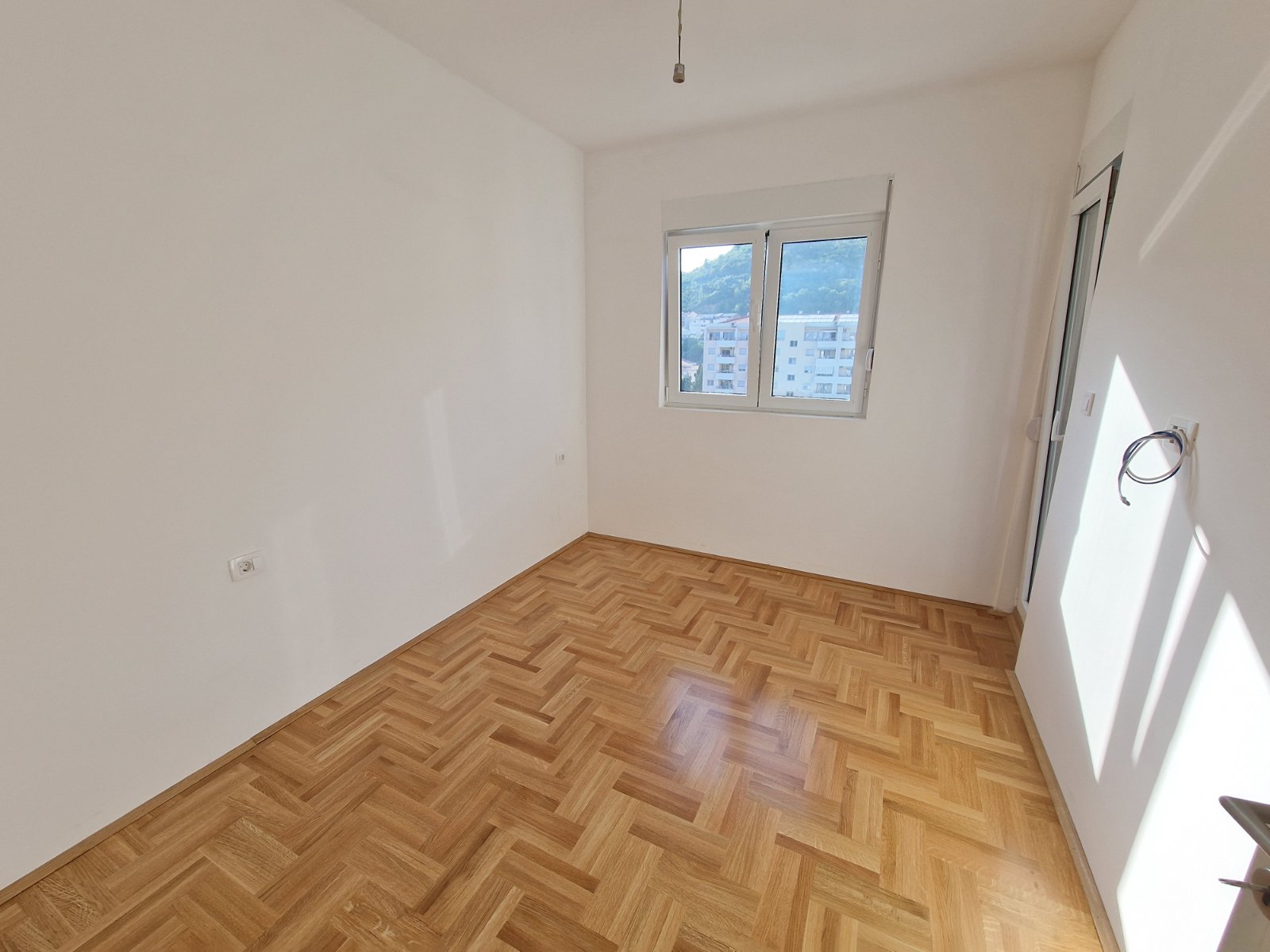 amforaproperty.com/Nov dvosoban stan 64m2 sa pogledom na grad,u Budvi kod autobuske stanice (CENTAR) 