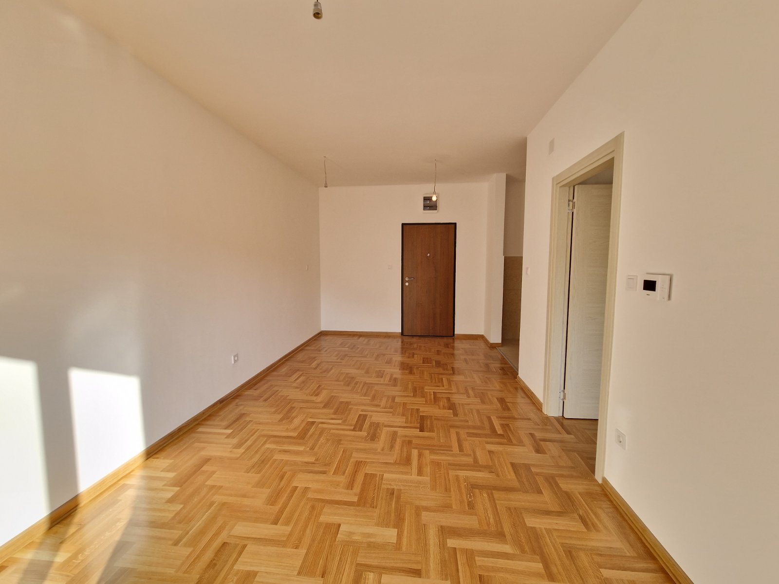 amforaproperty.com/Nov dvosoban stan 64m2 sa pogledom na grad,u Budvi kod autobuske stanice (CENTAR) 