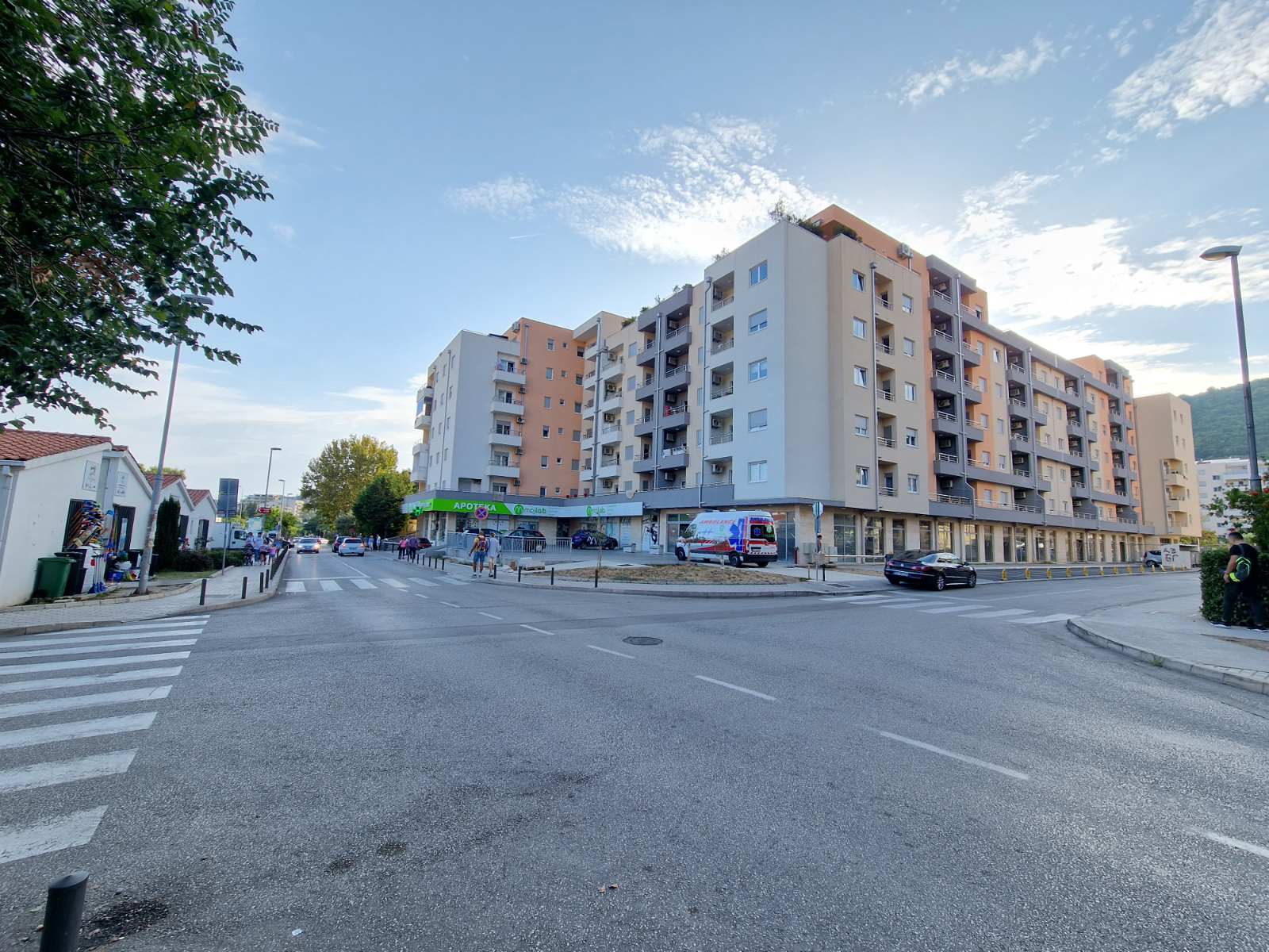 amforaproperty.com/Nov dvosoban stan 64m2 sa pogledom na grad,u Budvi kod autobuske stanice (CENTAR) 