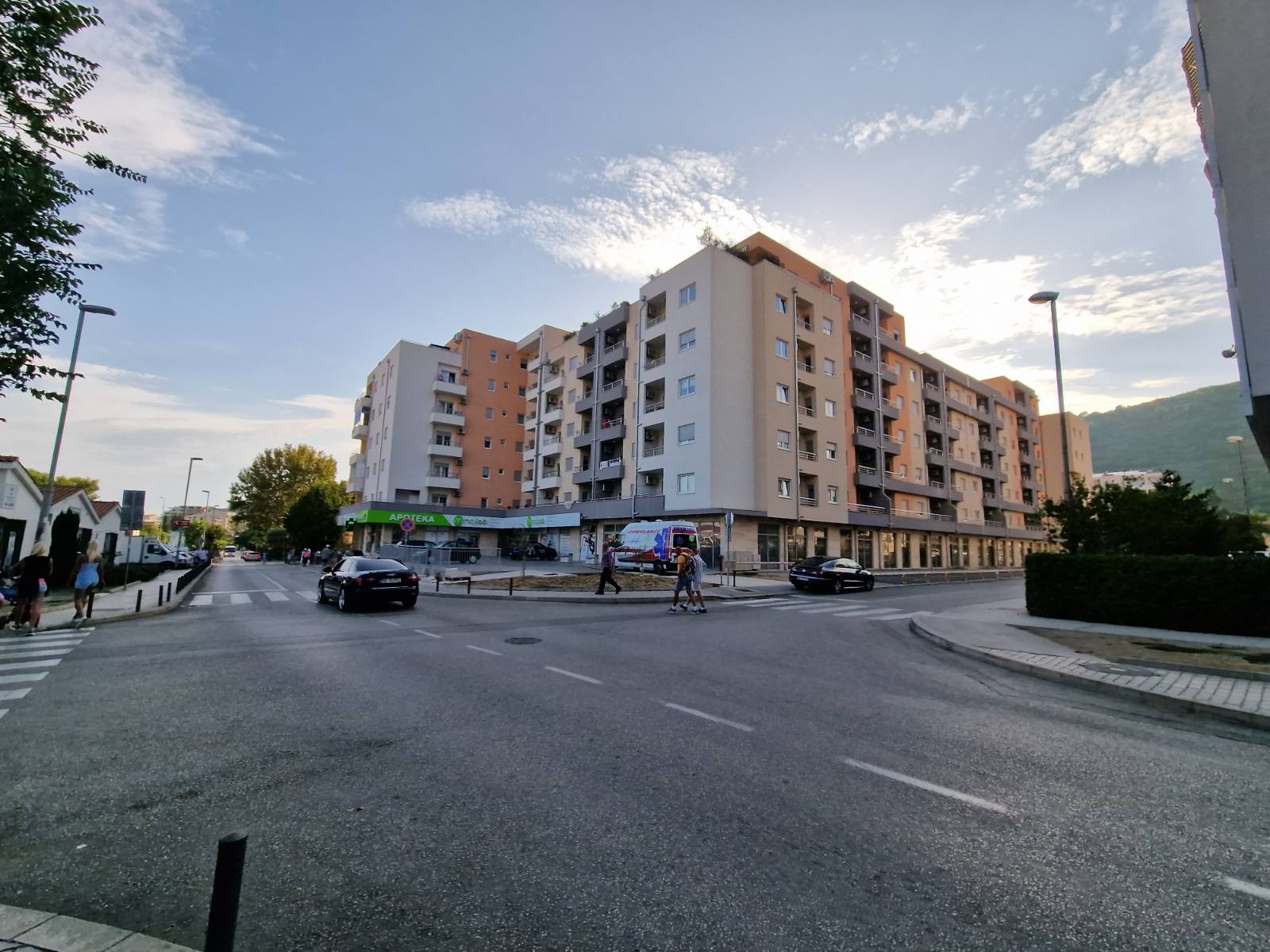amforaproperty.com/Nov dvosoban stan 64m2 sa pogledom na grad,u Budvi kod autobuske stanice (CENTAR) 