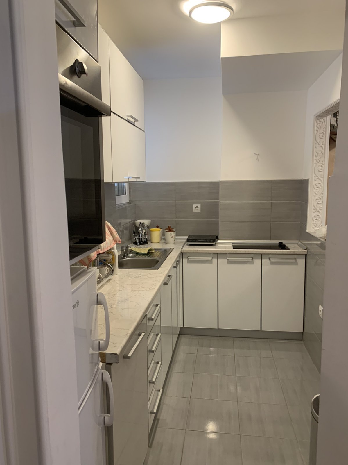 amforaproperty.com/Jednosoban stan sa panoramskim pogledom,na bulevaru -Jadranski put u Budvi. (NA DUZI PERIOD)