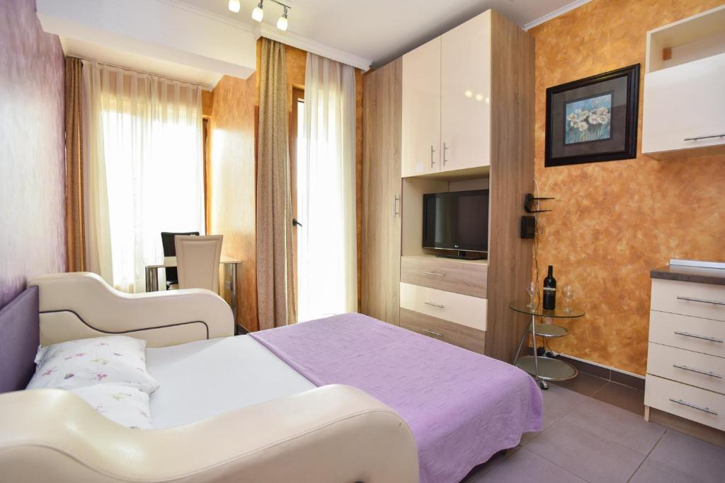 amforaproperty.com/STUDIO APARTMAN 19M2 + 3M2 TERASE U STROGOM CENTRU GRADA,U BLIZINI TQ PLAZE U BUDVI.