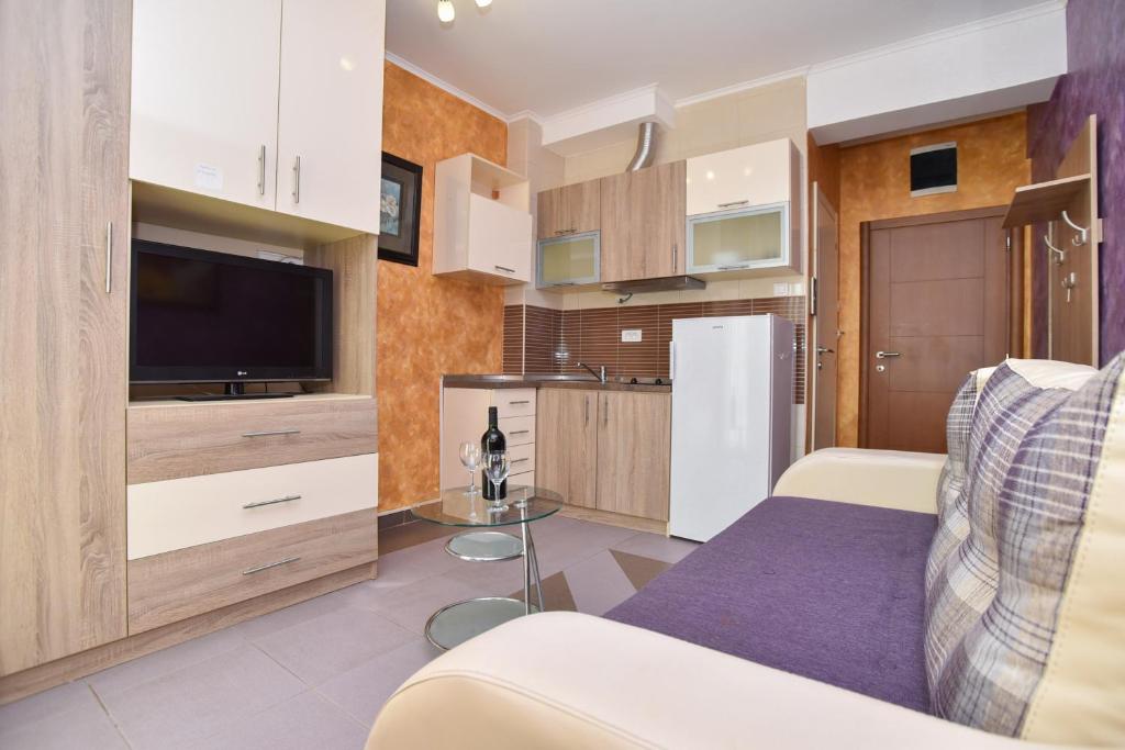 amforaproperty.com/STUDIO APARTMAN 19M2 + 3M2 TERASE U STROGOM CENTRU GRADA,U BLIZINI TQ PLAZE U BUDVI.