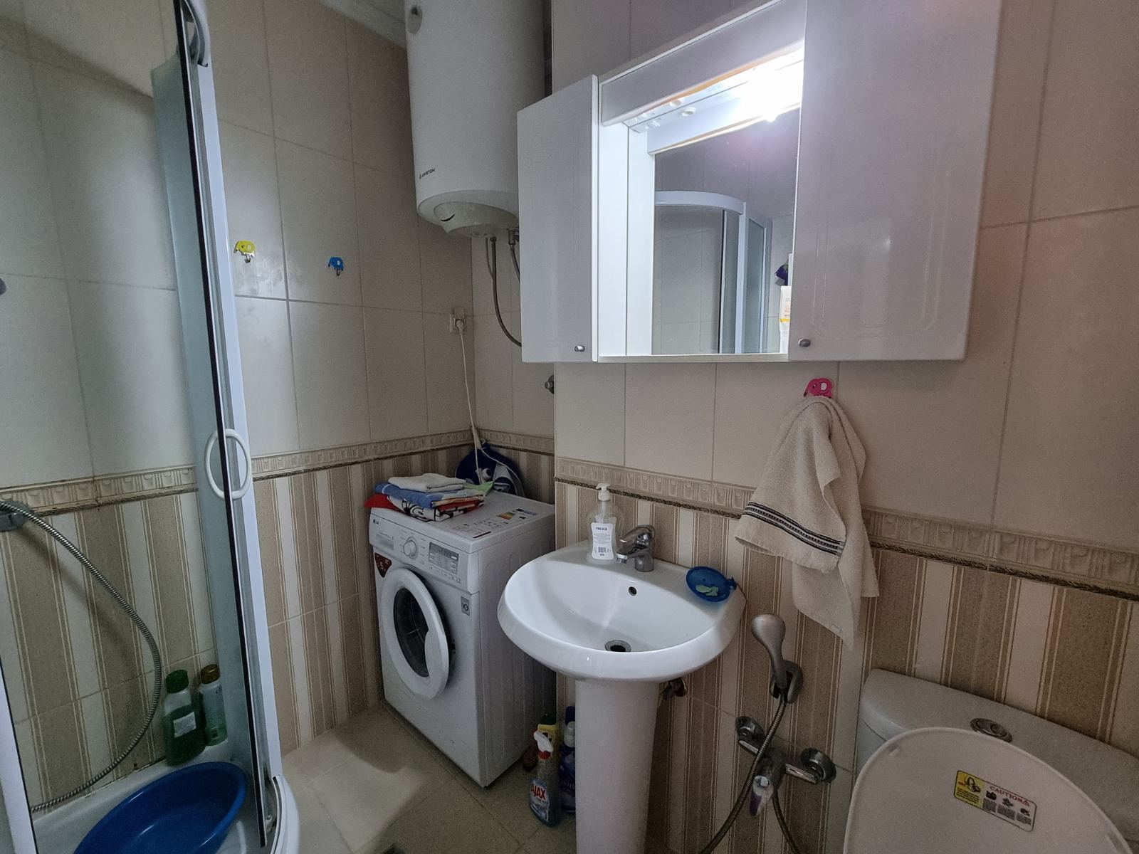 amforaproperty.com/Jednosoban stan sa panoramskim pogledom,na bulevaru -Jadranski put u Budvi. (NA DUZI PERIOD)