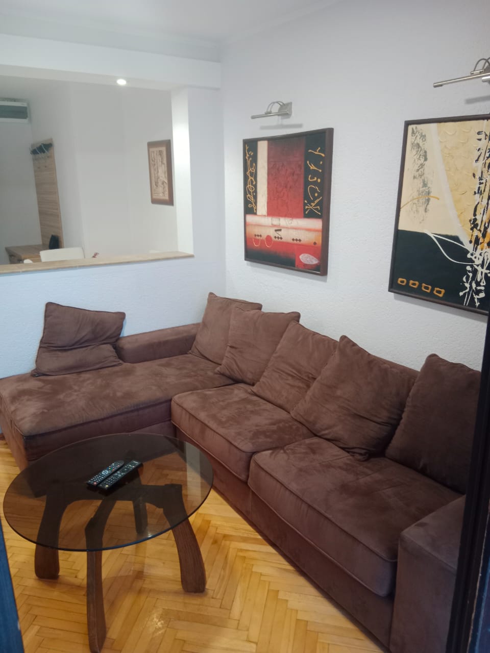 amforaproperty.com/Jednosoban  namešten stan, na odlicnoj lokaciji preko puta Hotela Hermes u Budvi. (NA DUZI PERIOD)