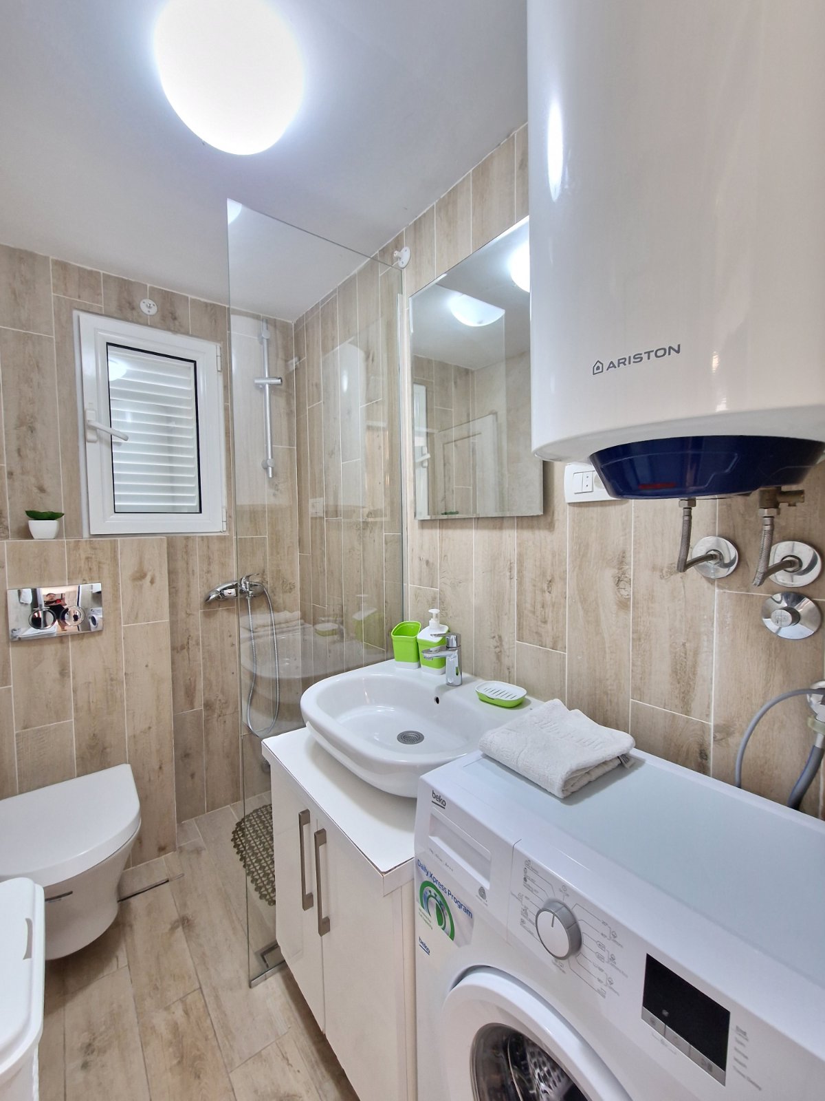 Luksuzna vila sa bazenom i panoramskim pogledom na more na lokaciji Sv. Stefan (Na period do 01.06.2023) - Amfora Real Estate