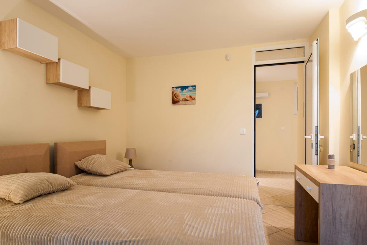 Luksuzna vila sa bazenom i panoramskim pogledom na more na lokaciji Sv. Stefan (Na period do 01.06.2023) - Amfora Real Estate