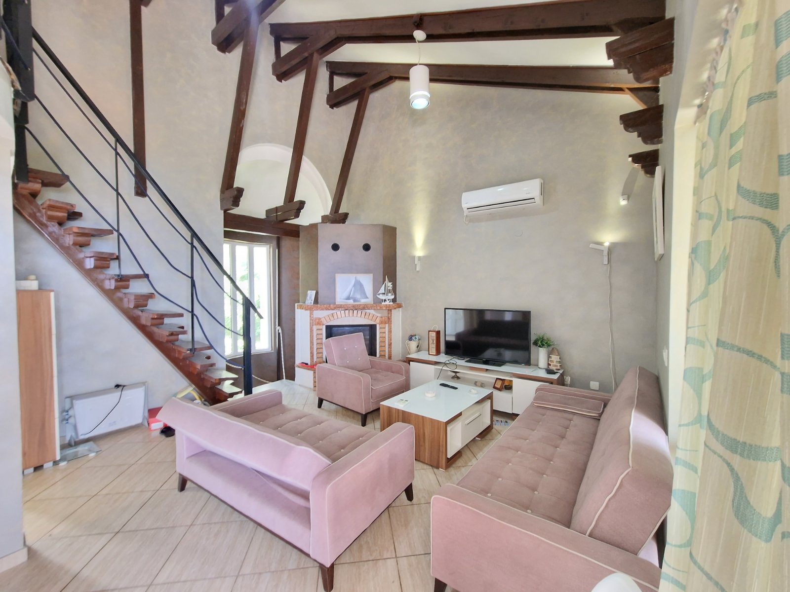 Luksuzna vila sa bazenom i panoramskim pogledom na more na lokaciji Sv. Stefan (Na period do 01.06.2023) - Amfora Real Estate