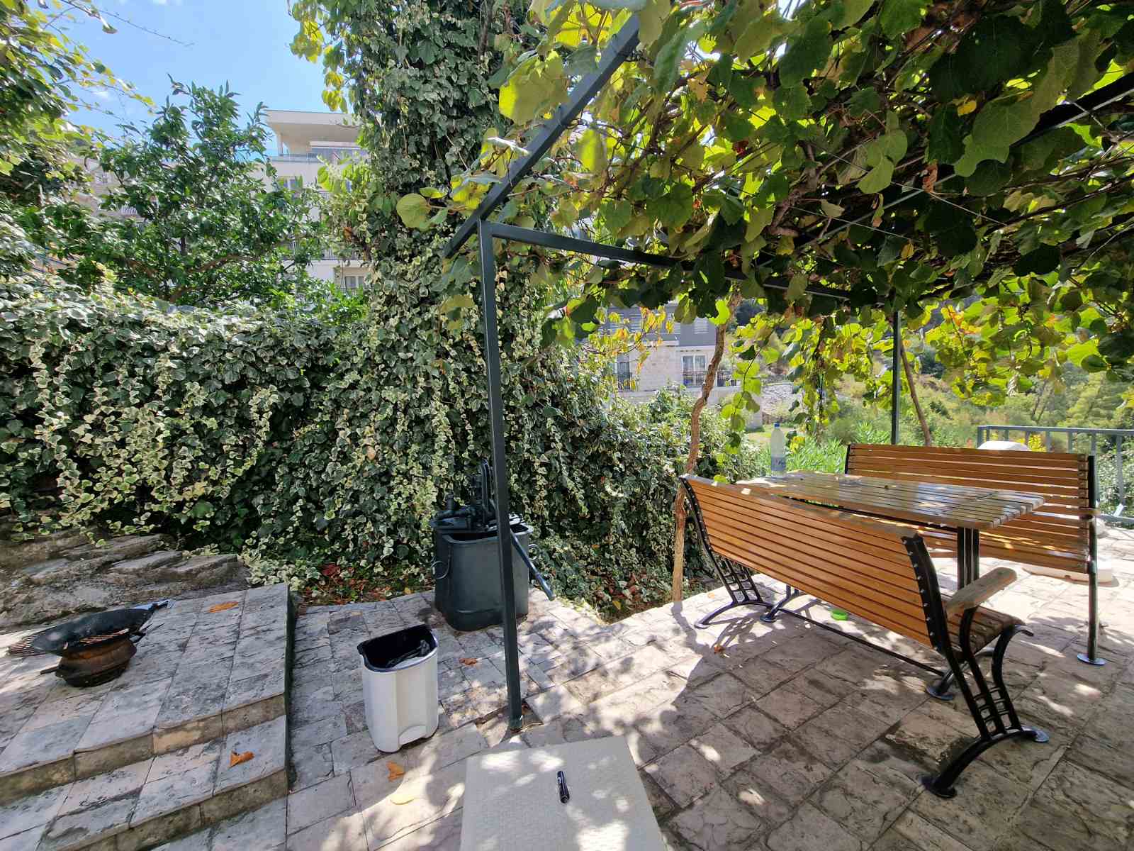 Luksuzna vila sa bazenom i panoramskim pogledom na more na lokaciji Sv. Stefan (Na period do 01.06.2023) - Amfora Real Estate