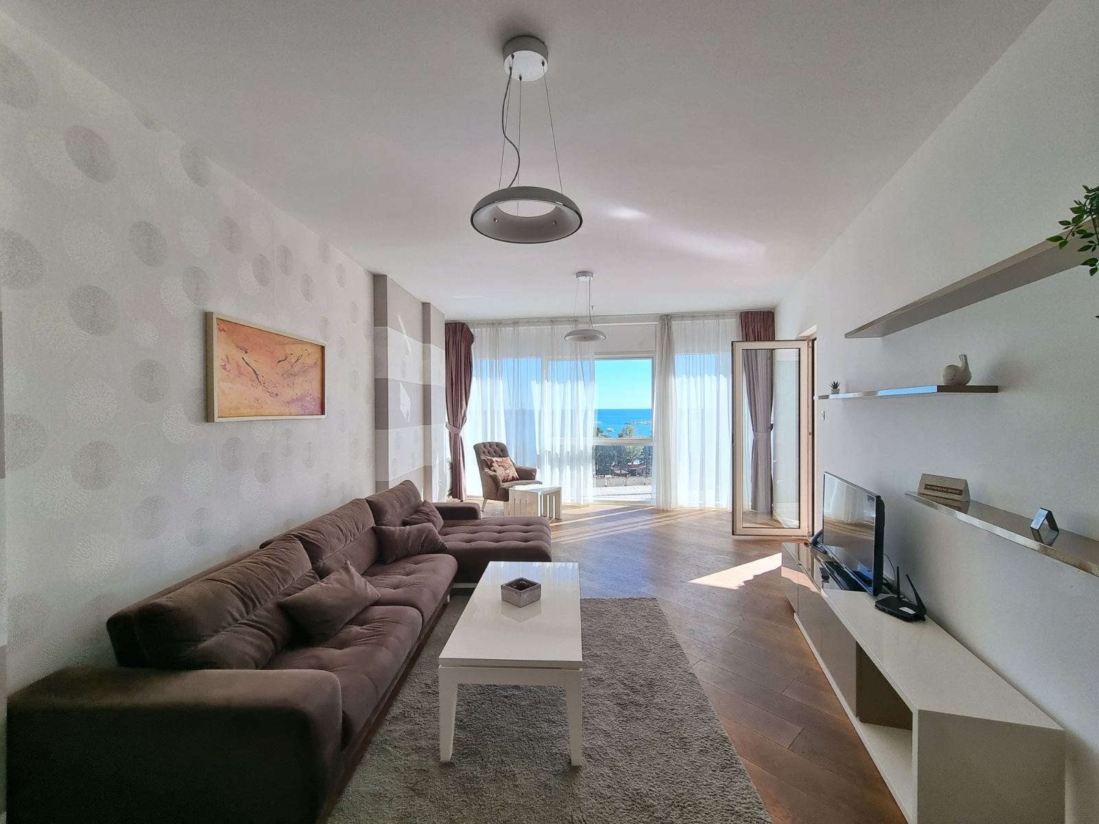 amforaproperty.com/Jednosoban stan 67m2 sa pogledom na more,u kompleksu Tre Canne,Budva.