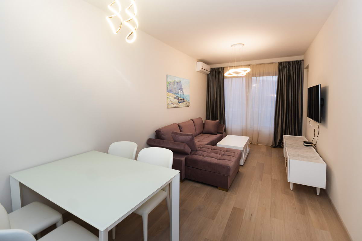amforaproperty.com/Jednosoban stan 45m2 fantastična lokacija,na samo 150 metara od mora..Budva