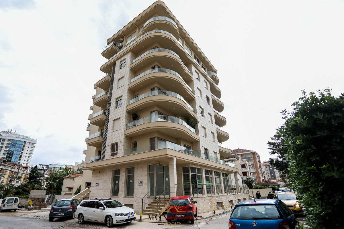 amforaproperty.com/Jednosoban stan 45m2 fantastična lokacija,na samo 150 metara od mora..Budva