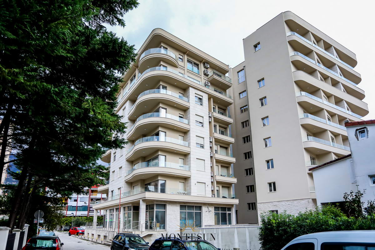 amforaproperty.com/Jednosoban stan 45m2 fantastična lokacija,na samo 150 metara od mora..Budva