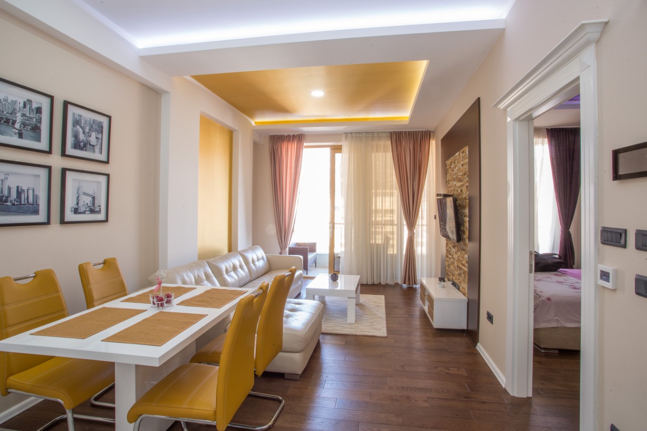 Luxurious one bedroom apartment 48m2 with sea view, in the very center ...
