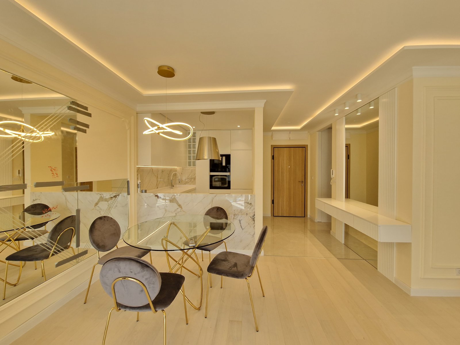 NOV TROSOBAN LUX PENTHOUSE 104M2 + 186M2 PRIPADAJUĆE KROVNE TERASE SA PANORAMSKIM POGLEDOM NA MORE I GRAD,GARAŽNO MESTO UKLJUČENO U CENU ,THE OLD BAKERY-BUDVA.  - Amfora Real Estate