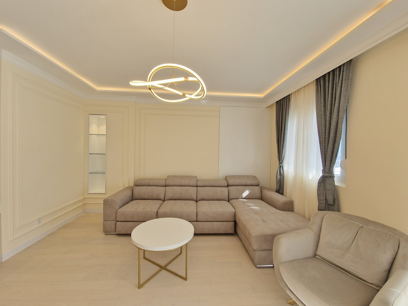 NOV TROSOBAN LUX PENTHOUSE 104M2 + 186M2  KROVNE TERASE SA PANORAMSKIM POGLEDOM NA MORE I GRAD,GARAŽNO MESTO UKLJUČENO U CENU ,THE OLD BAKERY-BUDVA. (NA DUZI VREMENSKI PERIOD)  - Amfora Real Estate