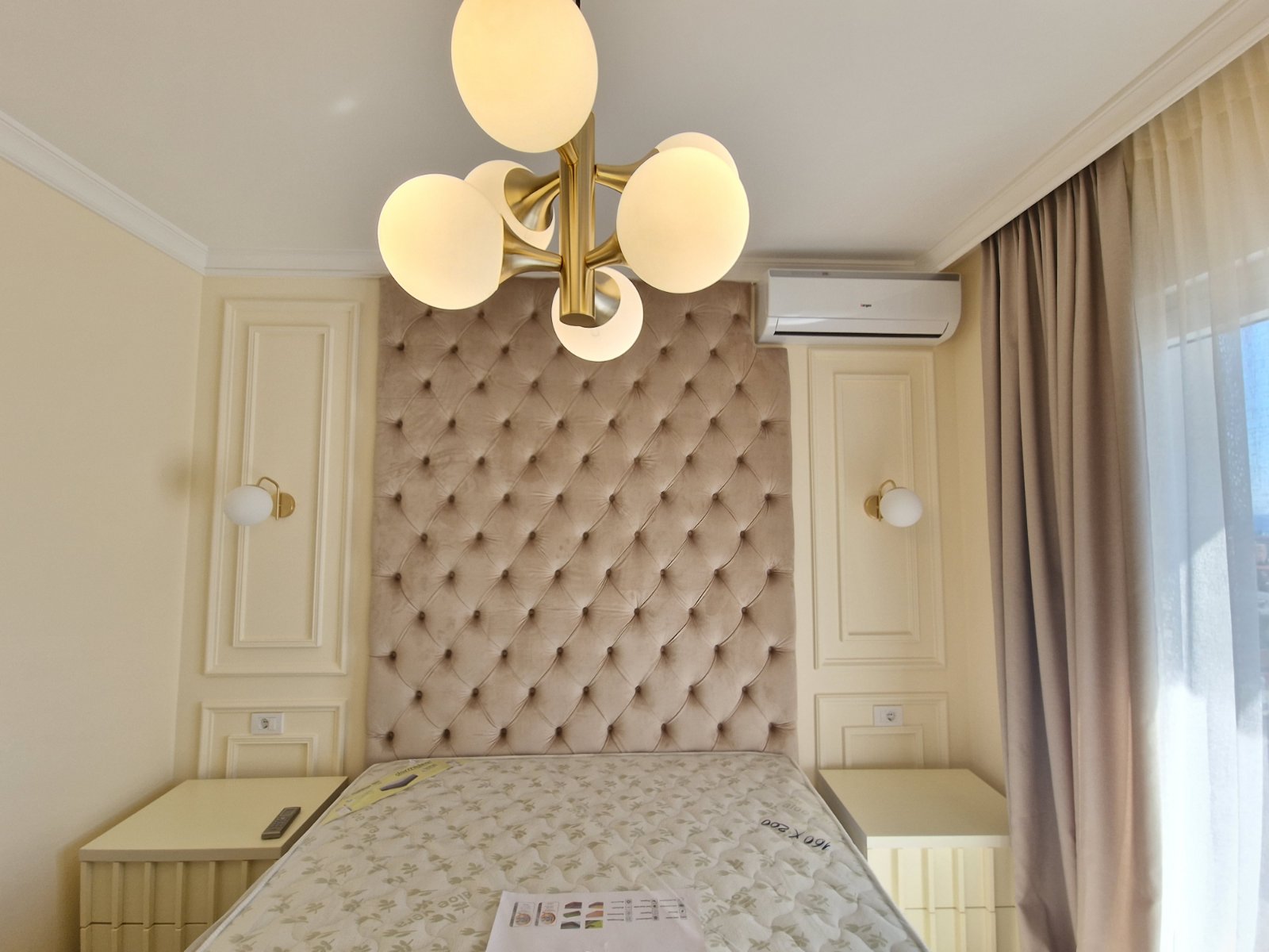 NOV TROSOBAN LUX PENTHOUSE 104M2 + 186M2  KROVNE TERASE SA PANORAMSKIM POGLEDOM NA MORE I GRAD,GARAŽNO MESTO UKLJUČENO U CENU ,THE OLD BAKERY-BUDVA. (NA DUZI VREMENSKI PERIOD)  - Amfora Real Estate