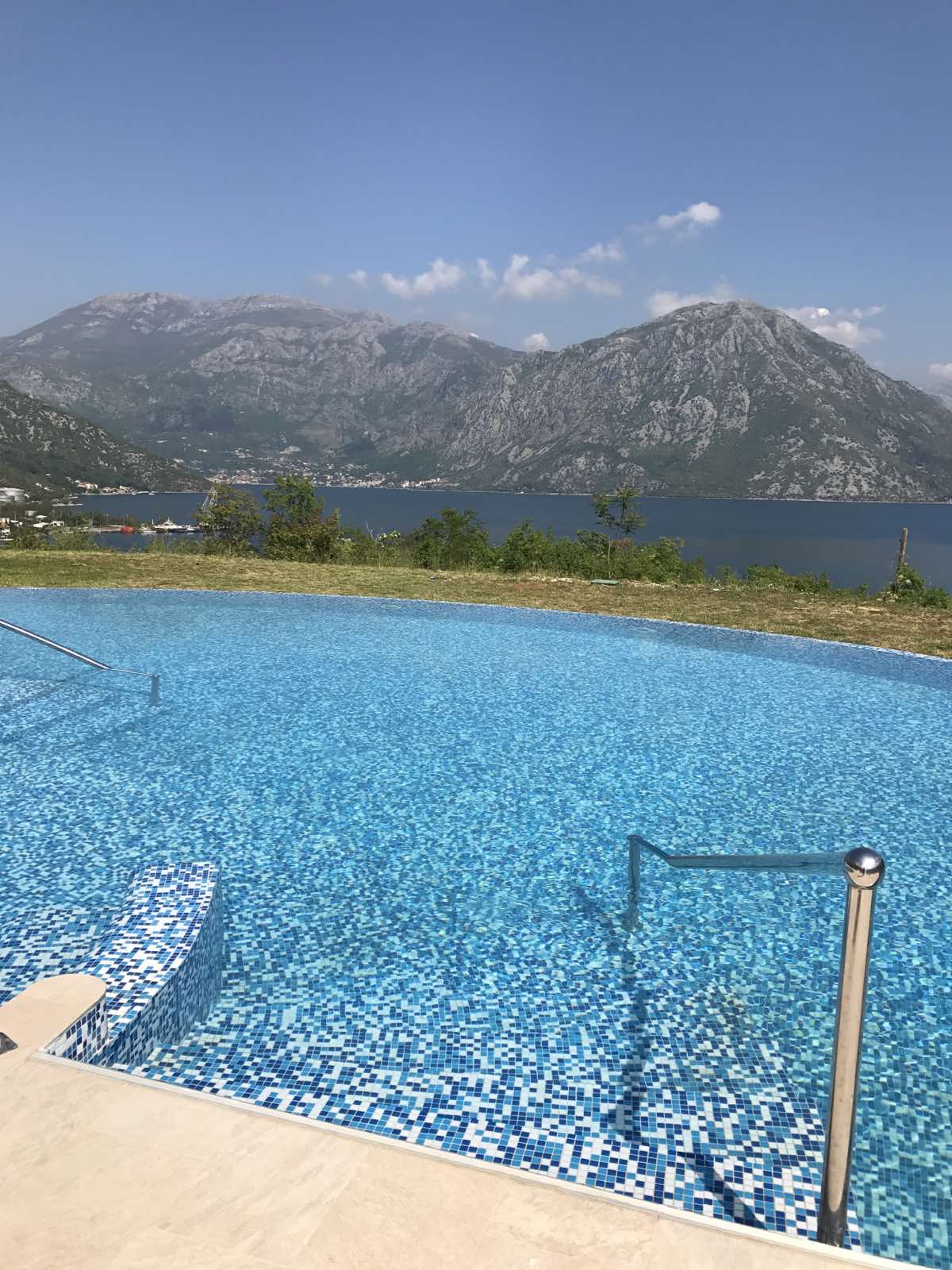 amforaproperty.com/Dvosoban stan  površine 84m2 plus zelena terasa gratis u ekskluzivnom  kompleksu Lavender Bay, Kotor(Morinje)