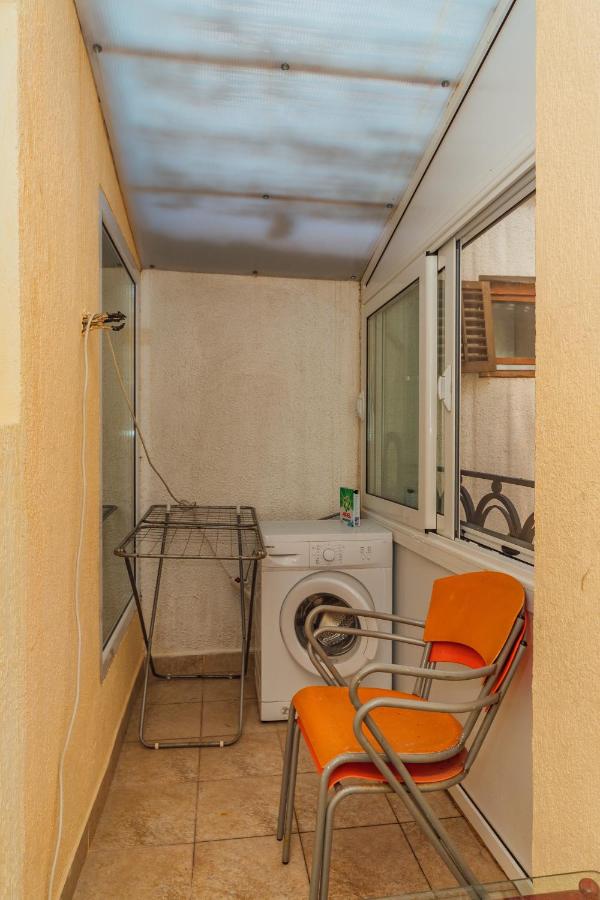 amforaproperty.com/Izdavanje apartmana u luksuznoj vili sa bazenom na samo 200m od mora,Petrovac-Budva (NA PERIOD DO 01.06.2023)